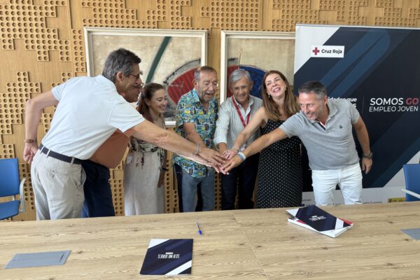 Clínicas Rincón Dental y Cruz Roja firman un convenio para apoyar programas de empleo en Málaga
